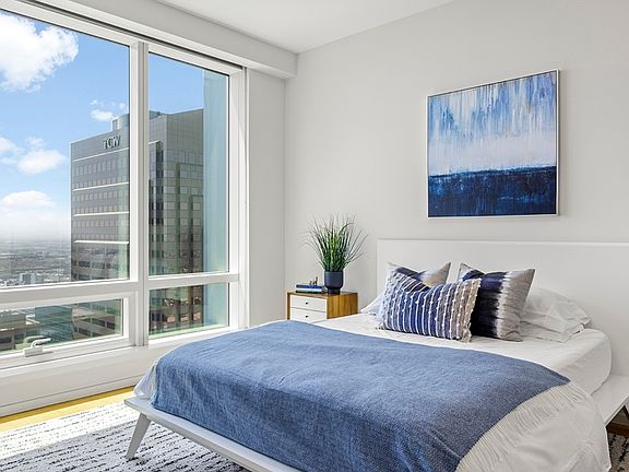 4th image of 877 Francisco St #4106