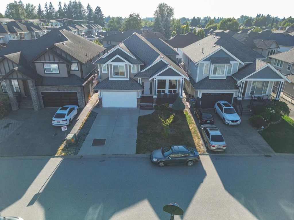 27784 Porter Dr, Abbotsford, BC - View 2