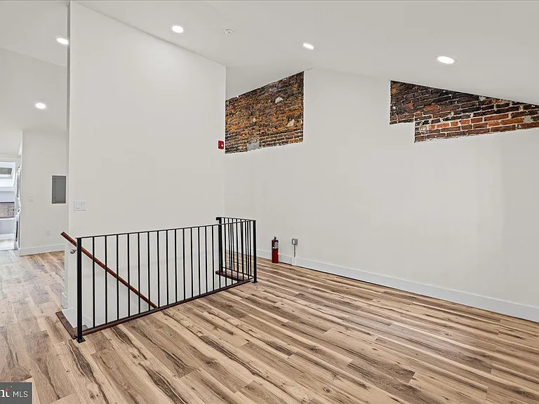 1222 Chancellor St #3 — Photo 3