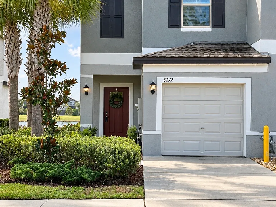 8212 Crescent Oaks Dr #8212