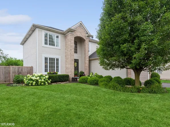 12453 Falcon Dr, Plainfield, IL 60585