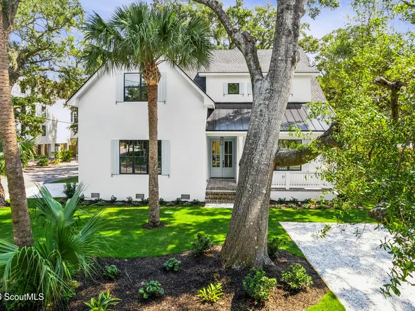 325 Neptune Rd, Saint Simons Island, GA 31522