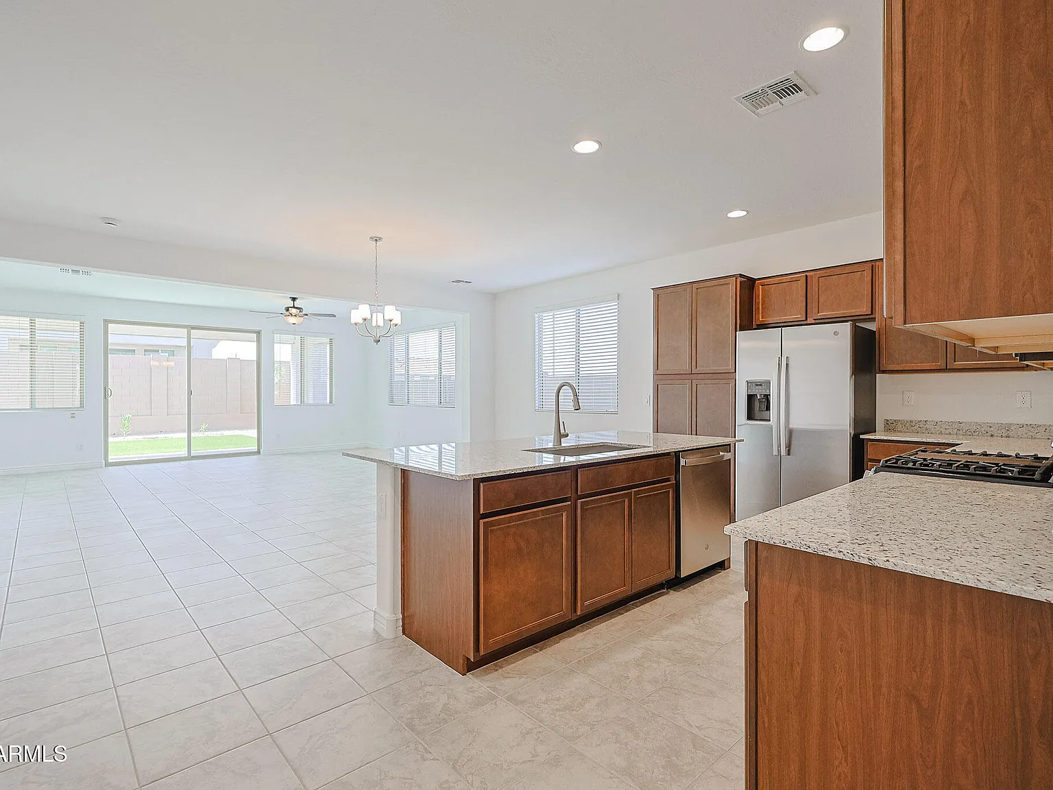 4 bed, 2.0 bath, 1949 sqft, $2,300 — Photo 3