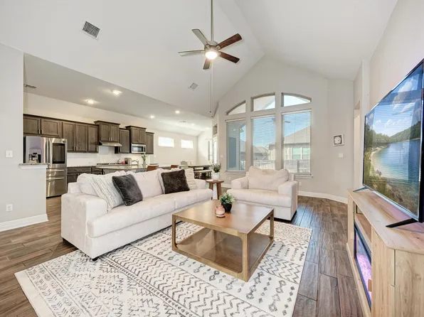 198 Rough Leaf Dr, Buda, TX 78610