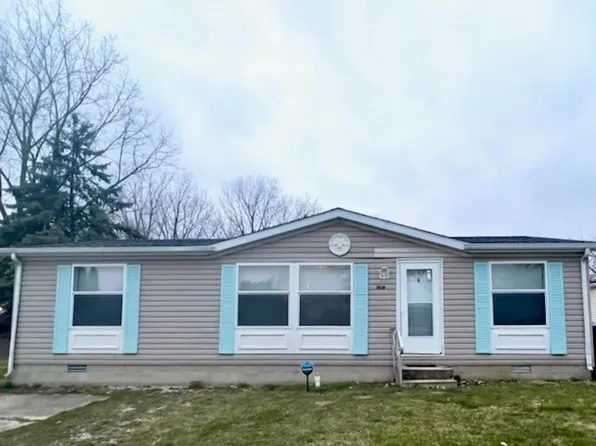 1018 Independence Dr E, Elwood, IN 46036