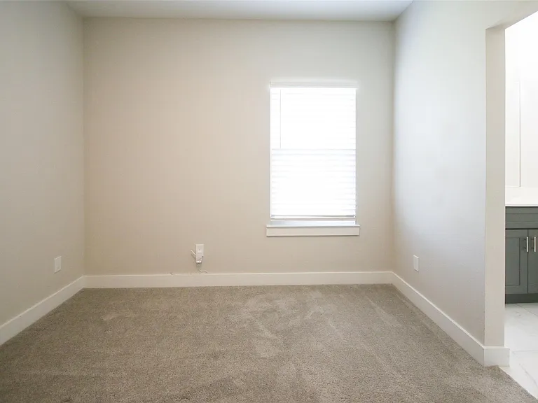 5113 Hershe St #B — Photo 19