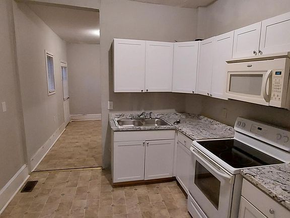 3rd image of 849 Marshall Ave SW #A