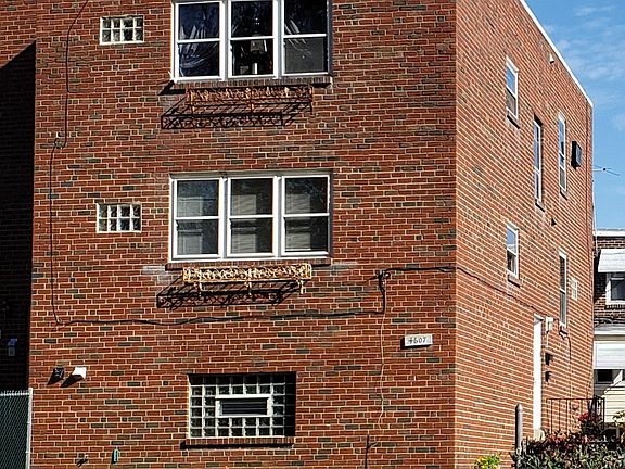 2nd image of 4607 Enfield St #Qrmqhqhrn