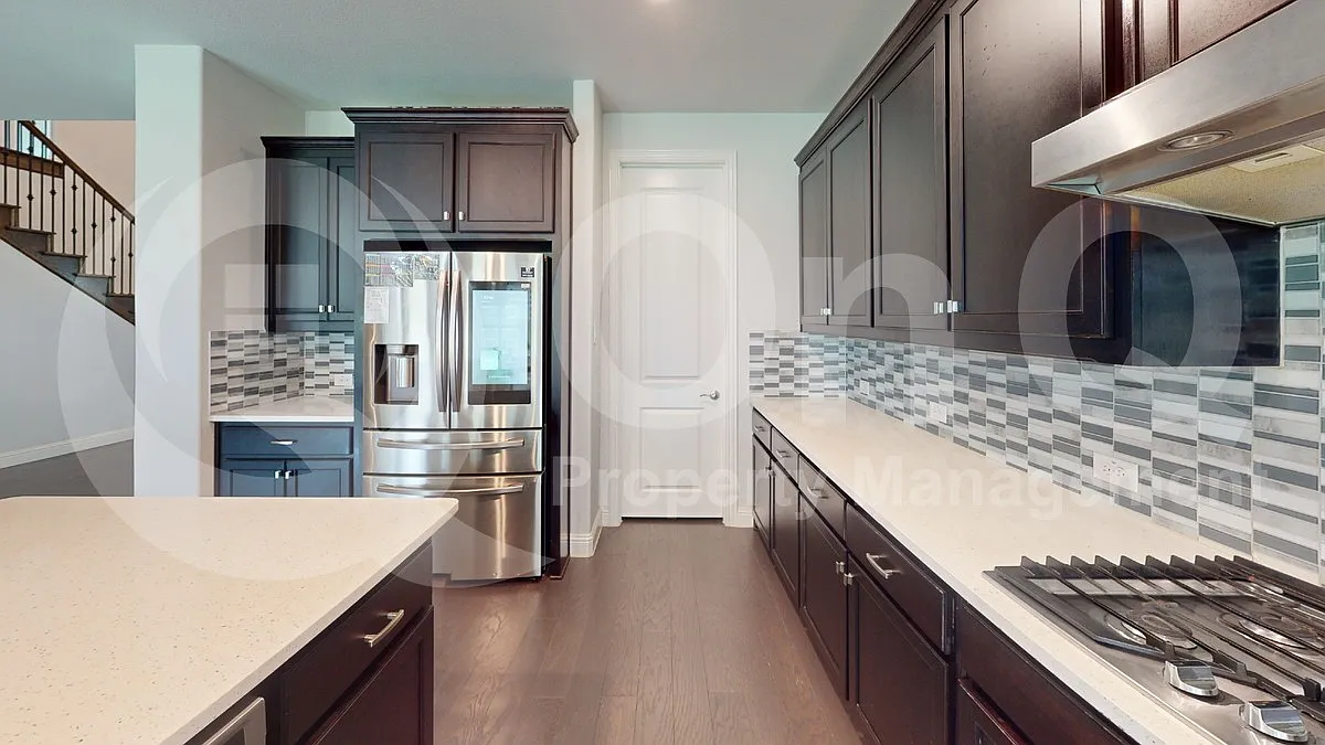 4 bed, 3.5 bath, 3528 sqft, $3,899 — Photo 4
