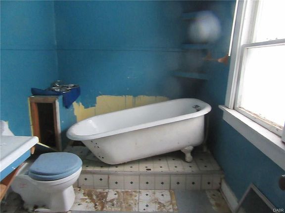 2nd image of 204 N Orchard Ave