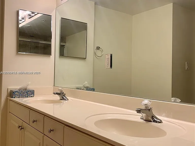 529 E Sheridan St #1021 — Photo 18