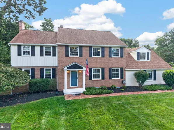 1804 Green Briar Dr, Norristown, PA 19403