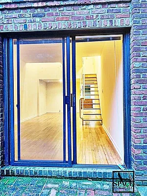 Rented by A Space Realty NY LLC | media 10