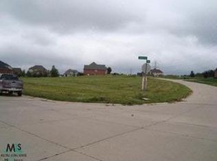 8878 Prestwick Ln, Washington, MI 48095