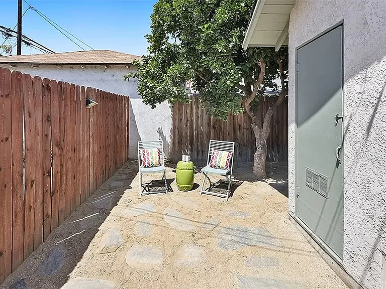 146 E Platt St — Photo 13