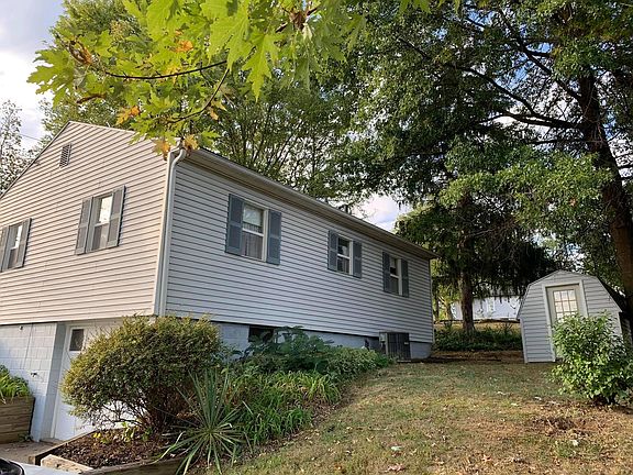 3rd image of 1001 Lancaster St