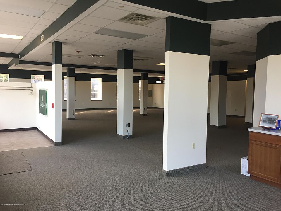 2nd image of 300 N Bridge St #5