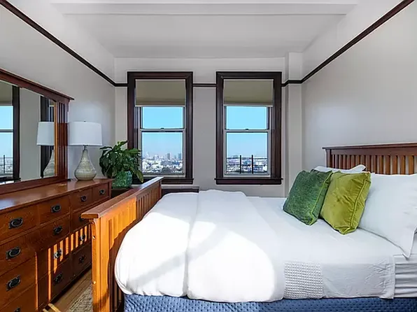 41 Eastern Parkway image 6 of 9