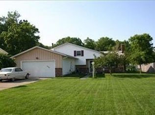 3895 Canterbury Dr, Brunswick, OH 44212