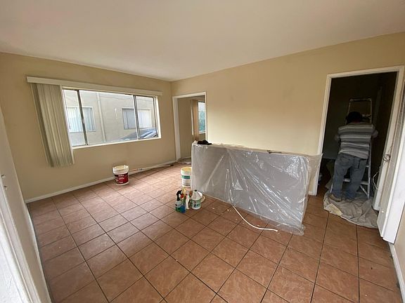 2nd image of 3918 W 113th St APT 5