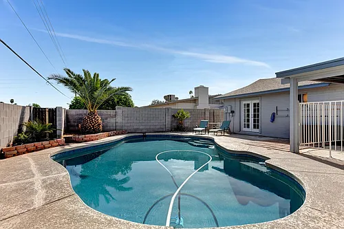 1524 E Broadmor Dr Photo 1