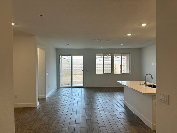 4th image of 4288 Greenshank Cir