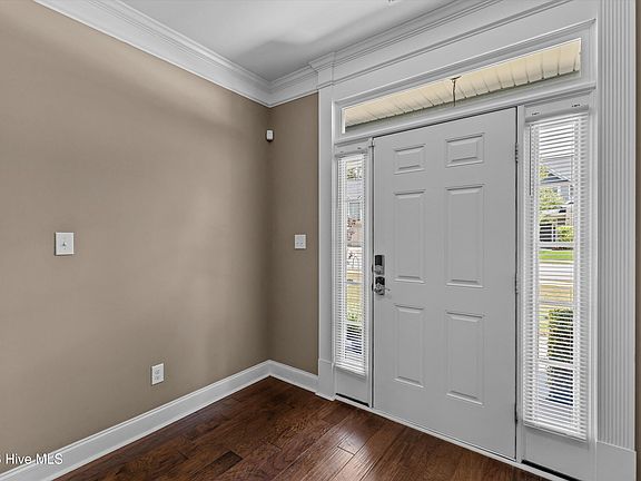 3rd image of 734 Southwick Avenue