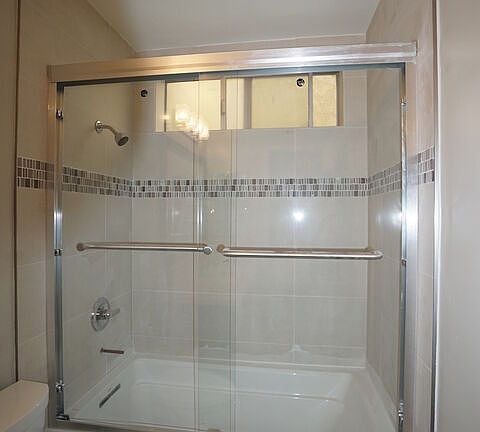 5th image of 1033 6th St APT 210