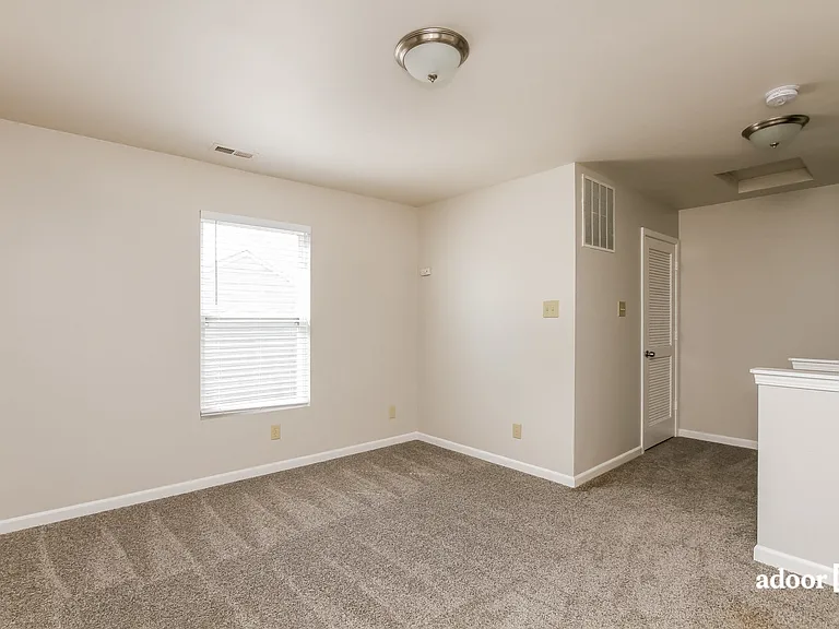 125 Valencia Ln — Photo 8