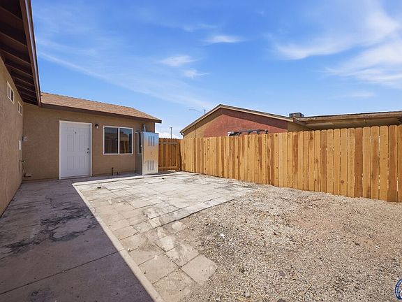 5th image of 1077 Wozencraft St #3