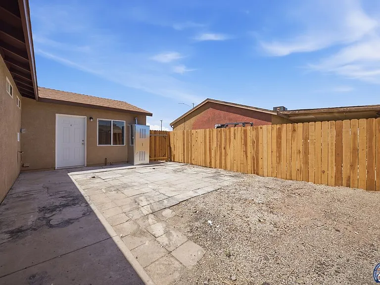 1077 Wozencraft St #3 — Photo 5