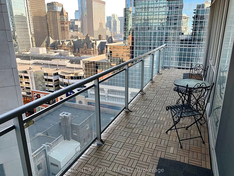 220 Victoria St #1707 — Photo 10
