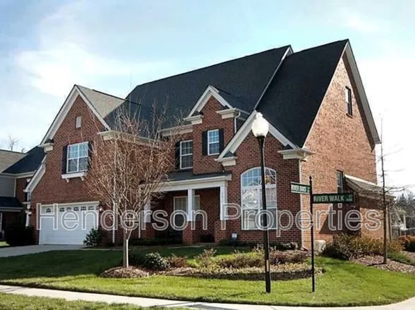 8413 River Walk Ct, Waxhaw, NC 28173