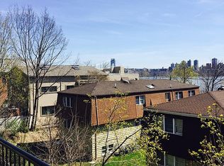 87 Myrtle Ave, Edgewater, NJ 07020