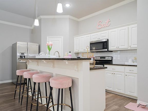 2nd image of 2931 Meadow Brook Trl