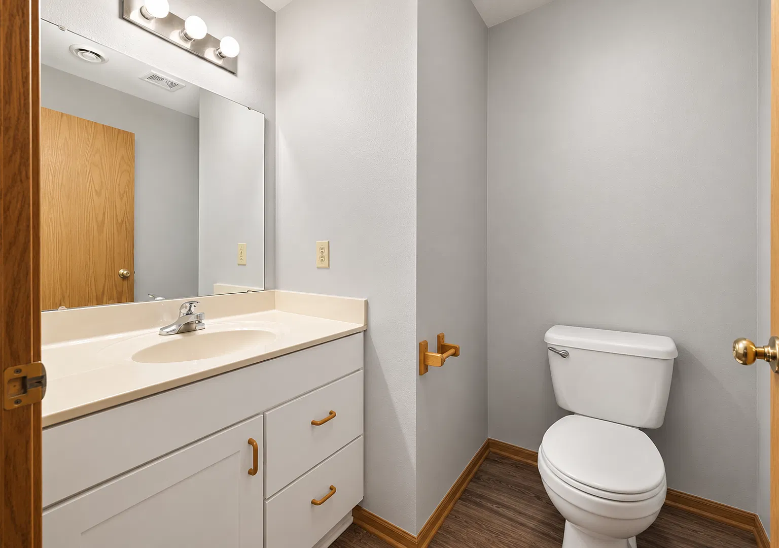 2 Bed, 1.5 Bath Townhome + Garage in Dane, WI! — Photo 4