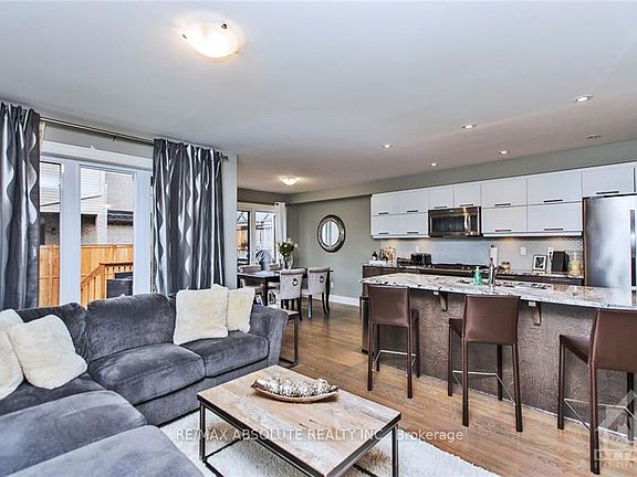 5th image of 159 Woodhurst Cres