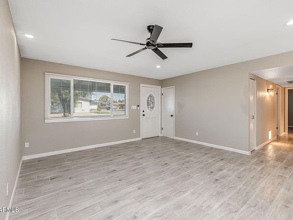 3rd image of 3415 W WILLOW Avenue