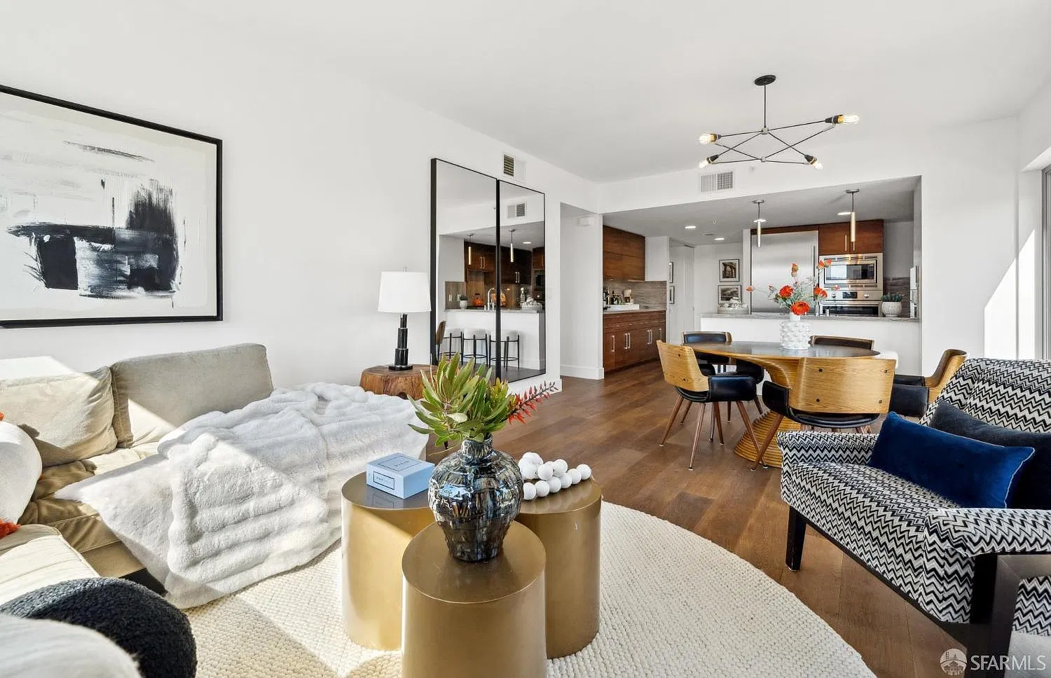 2 bed, 1172 sqft, $22,000 — Photo 1