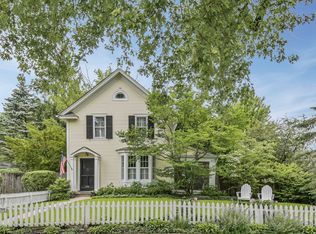 290 Vine Ave, Lake Forest, IL 60045