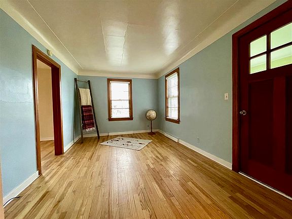 2nd image of 400 E Fisher St