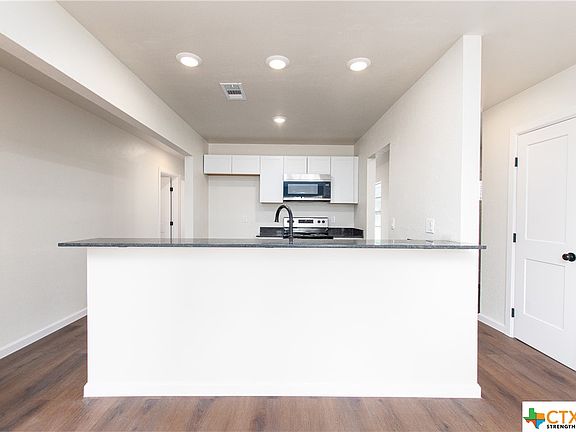 5th image of 2204 Estelle Ave