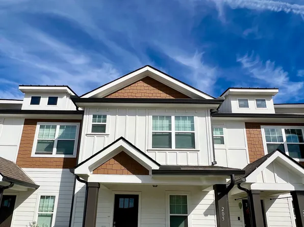 205 E Forge Ct, White Bluff, TN 37187