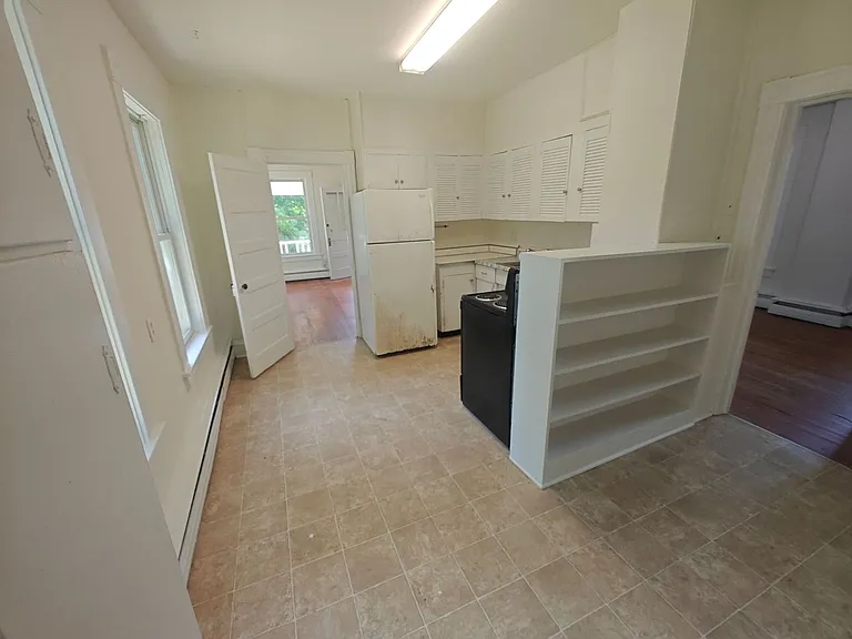 1020 Salisbury Dr — Photo 12
