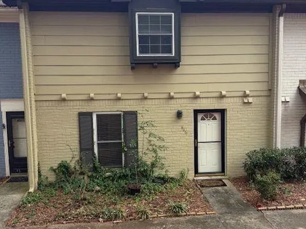 646 Garden Walk Dr, Stone Mountain, GA 30083