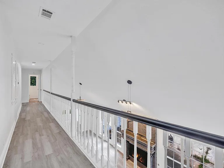 4409 Hillbrook Dr — Photo 31