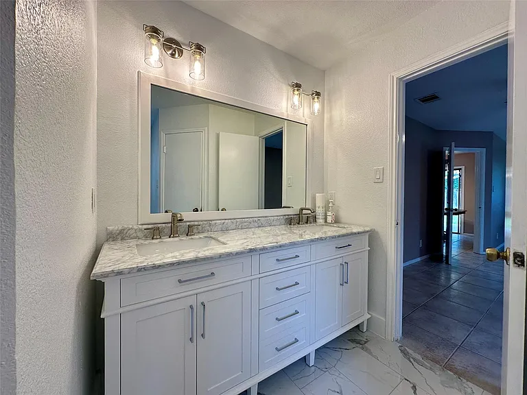 709 Brookside Pass — Photo 9