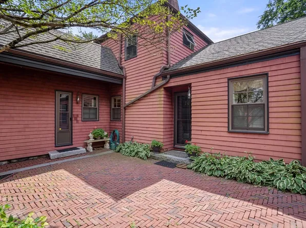 74 Ober Rd Unit 74, Newton Center, MA 02459