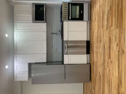 Rented by CITY SKYLINE REALTY INC | media 36