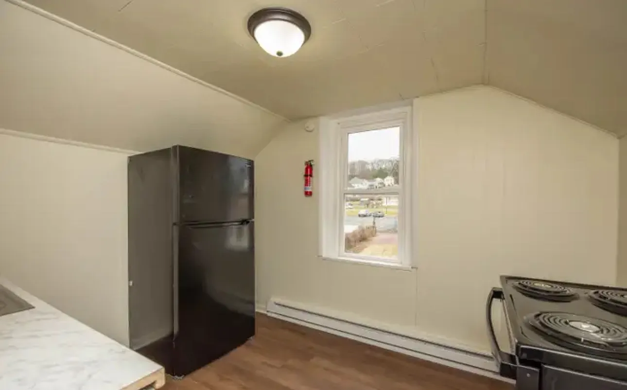 1 bed, 750 sqft, $925 — Photo 3